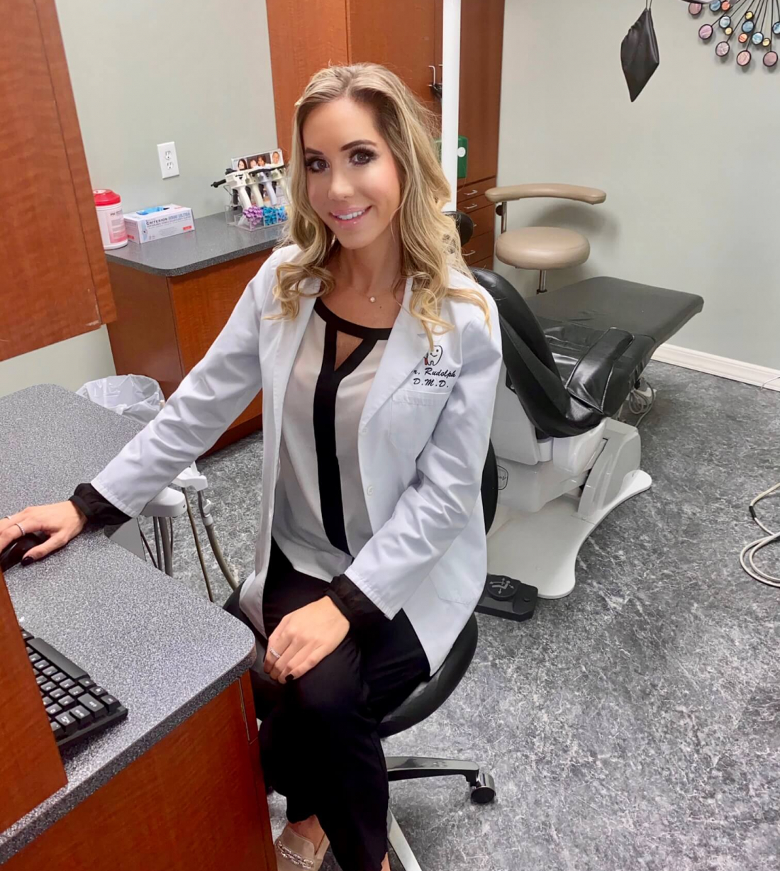 Dr. Ana Rudolph Dr. Ana Rudolph